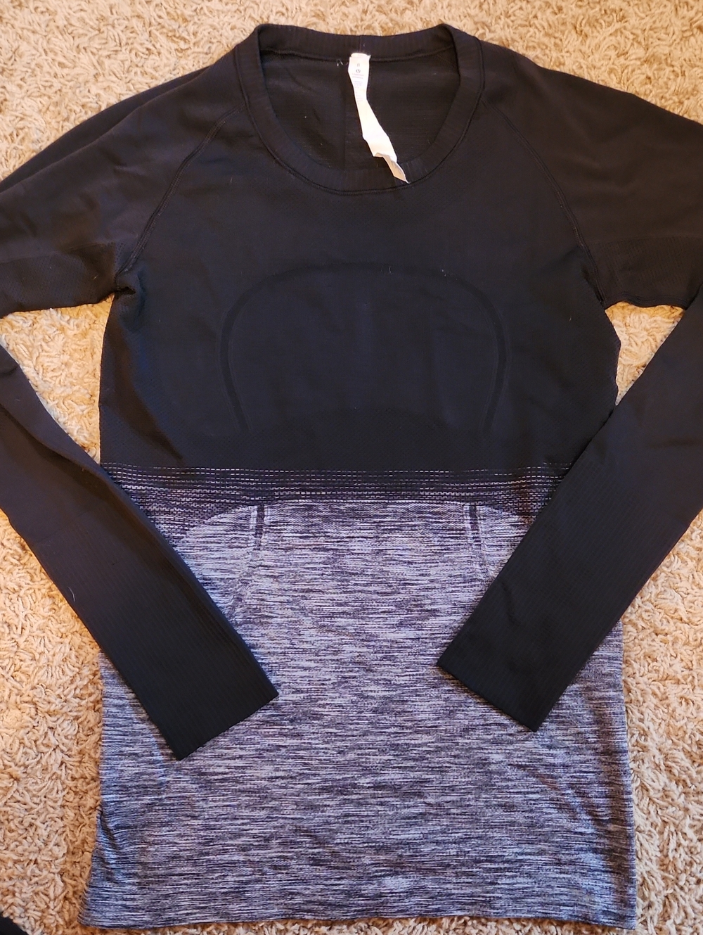 Lululemon Women's Long Sleeve Athletic Shirt Form Fitted Style Size 8